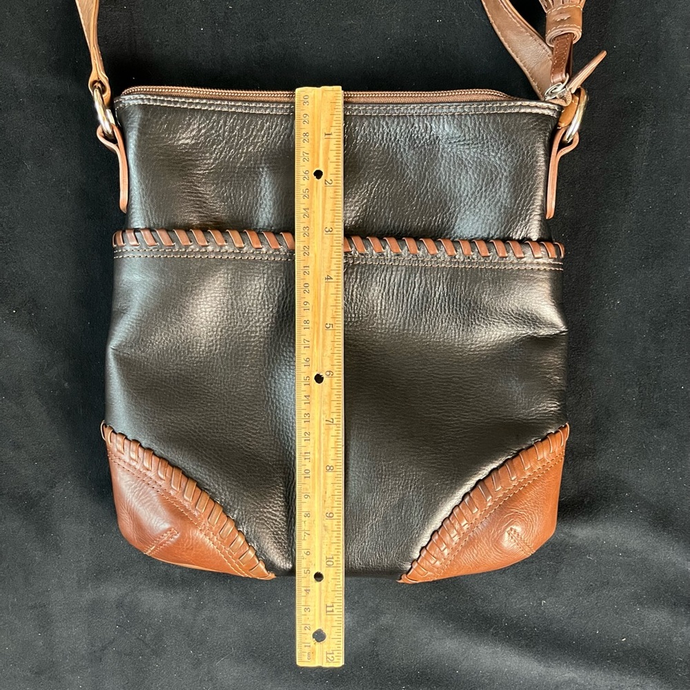 Ili black leather crossbody with brown leather detailing. - Picture 13 of 13